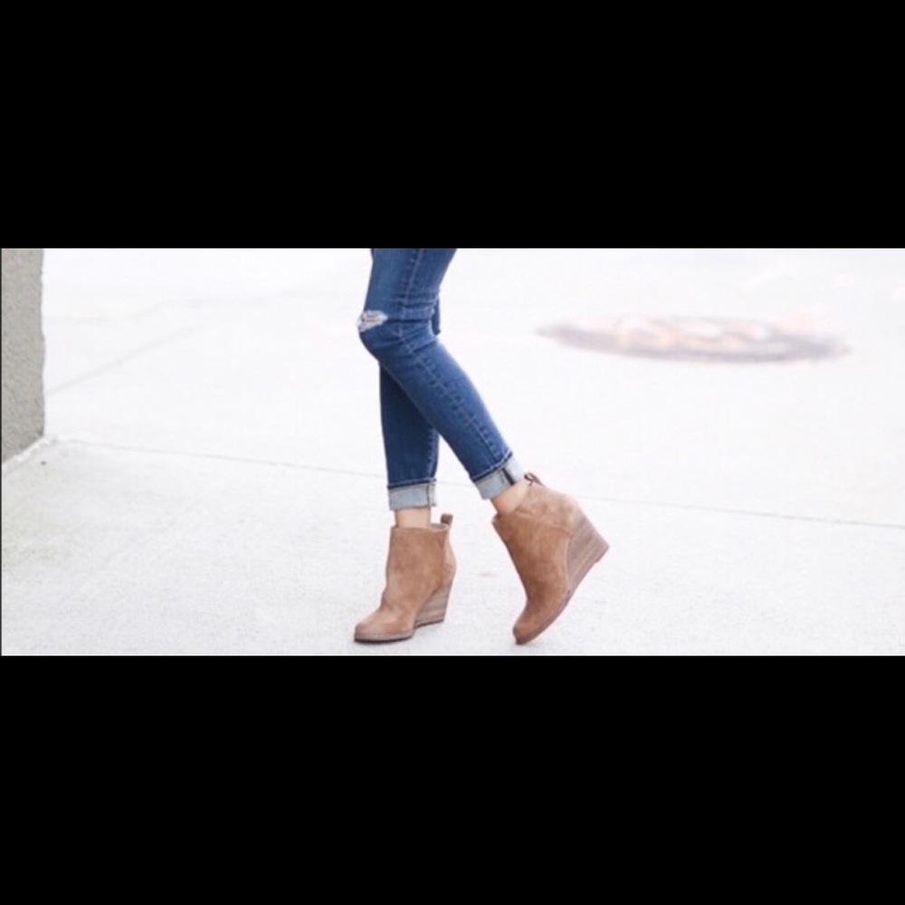 NEW Lucky Brand Yezzah Suede Wedged Booties